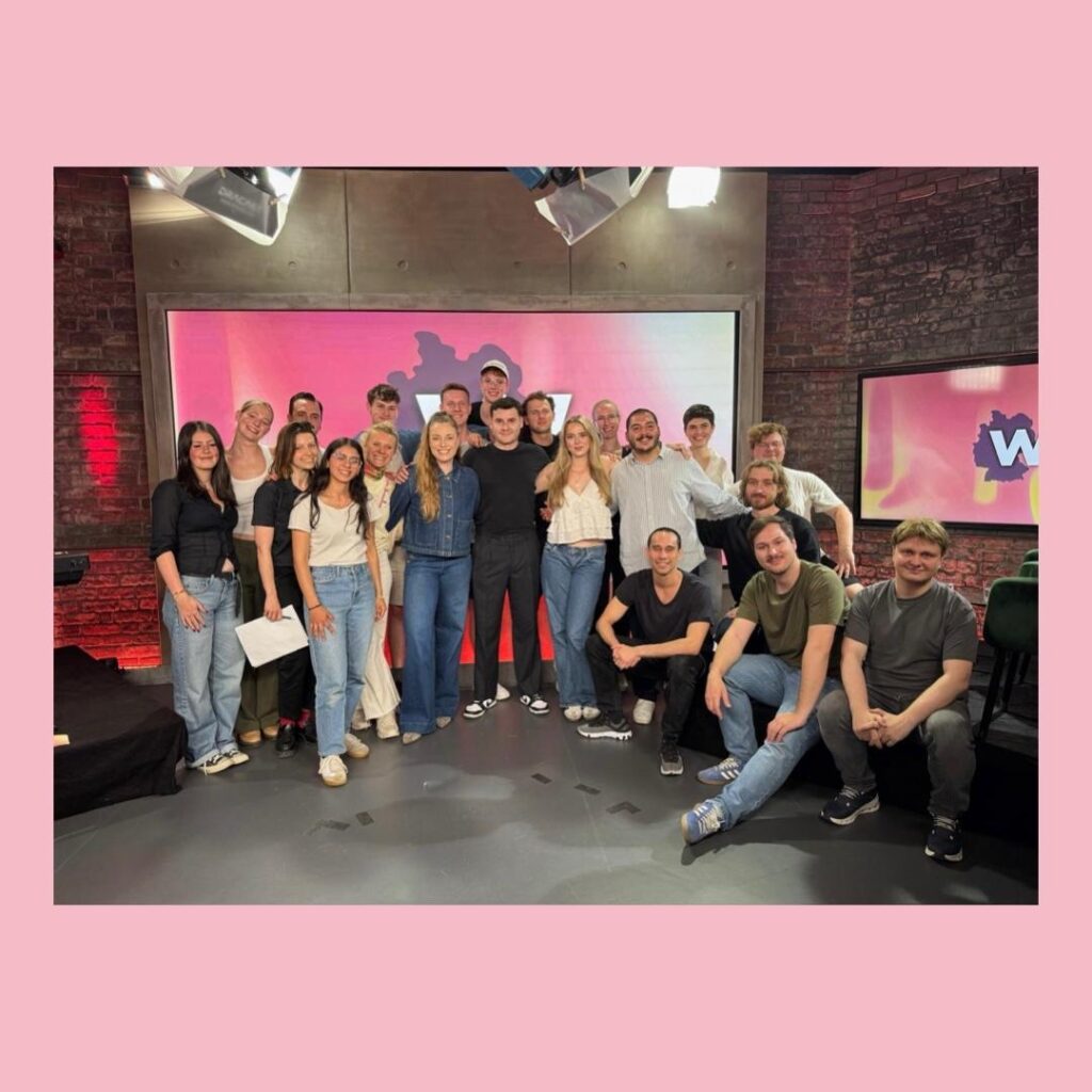 präsentieren ihre erste eigenständig produzierte Studiosendung